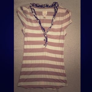 Soft, fitted top